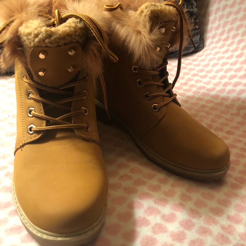 Cute furry women’s work boots